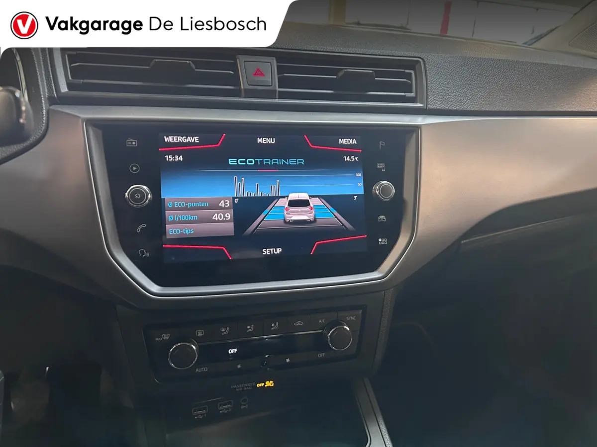 1.0 TSI Style Business Intense navigatie camera pdc Allseason banden