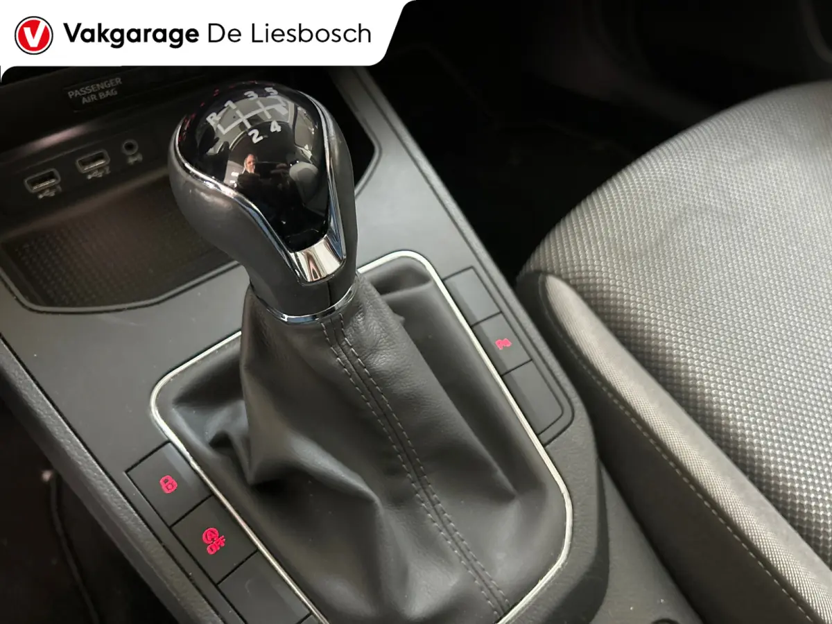 1.0 TSI Style Business Intense navigatie camera pdc Allseason banden