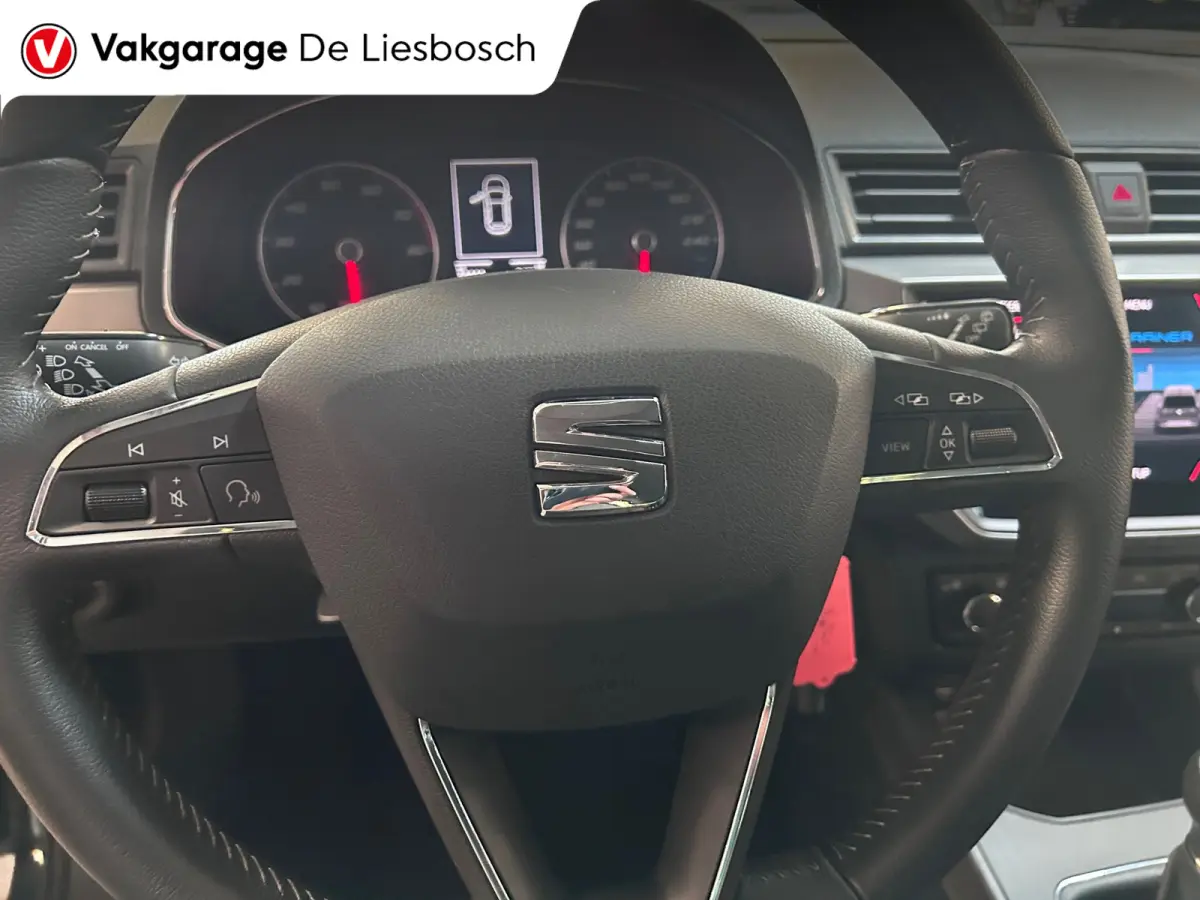 1.0 TSI Style Business Intense navigatie camera pdc Allseason banden