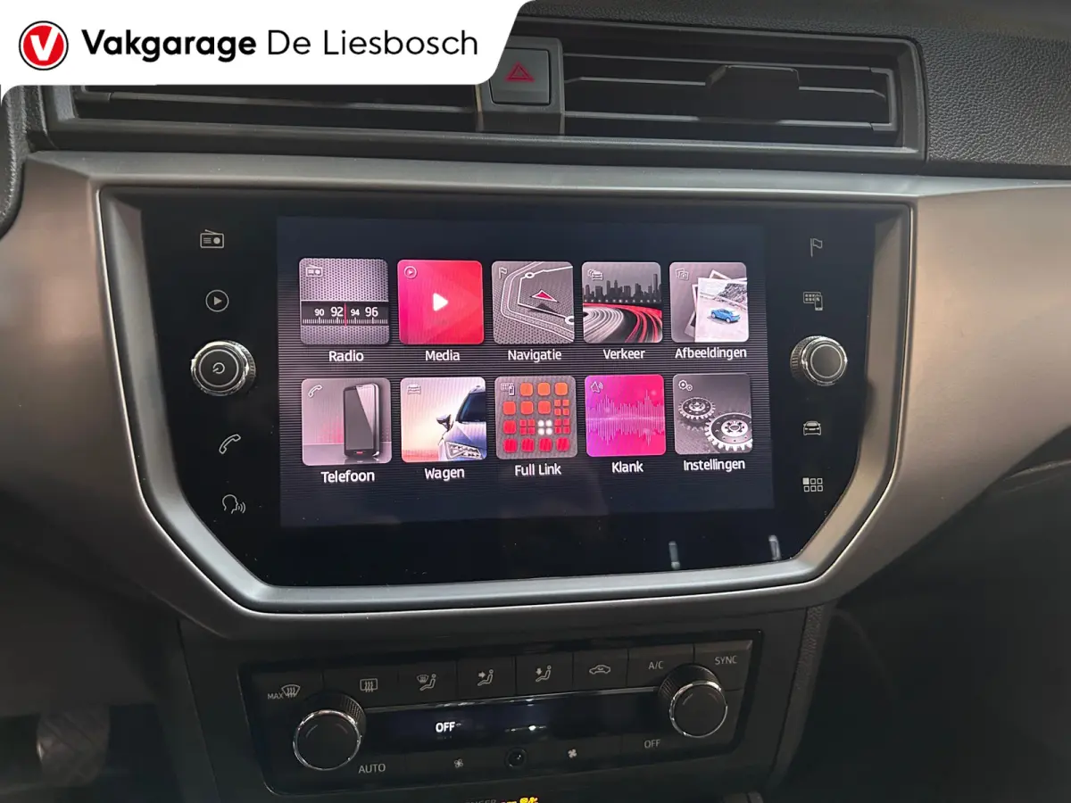 1.0 TSI Style Business Intense navigatie camera pdc Allseason banden