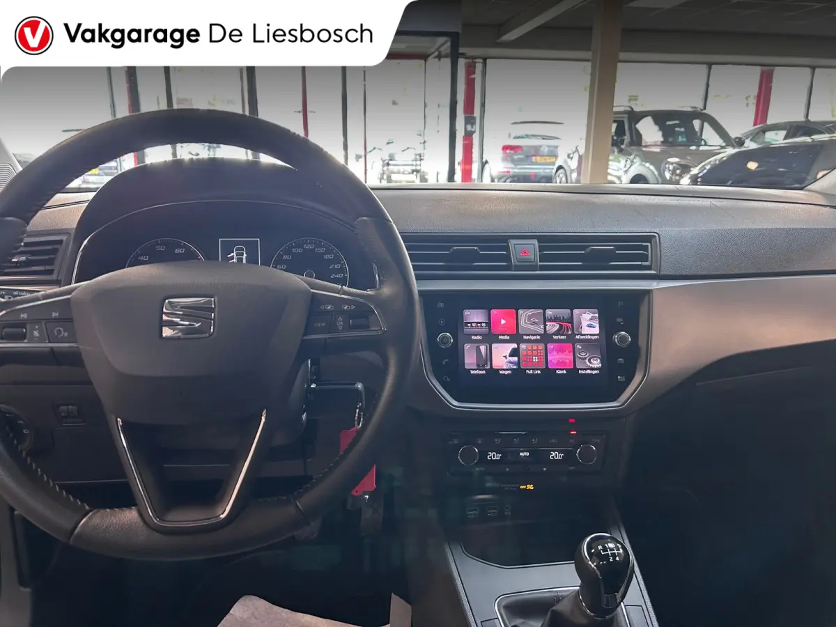 1.0 TSI Style Business Intense navigatie camera pdc Allseason banden