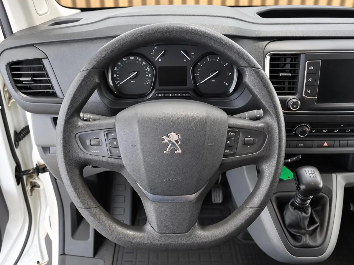 2.0 BlueHDI 150 PK Long Premium | L3H1 | Camera | Navigatie | CarPlay | Stoelverwarming | Lederen bekleding | 3-Zitter | Airco | Nieuwe APK