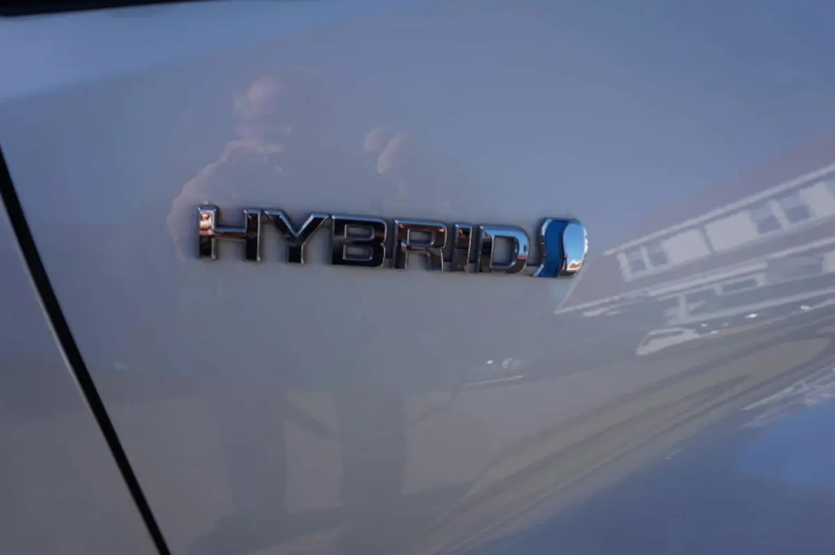 1.8 Hybrid First Edition