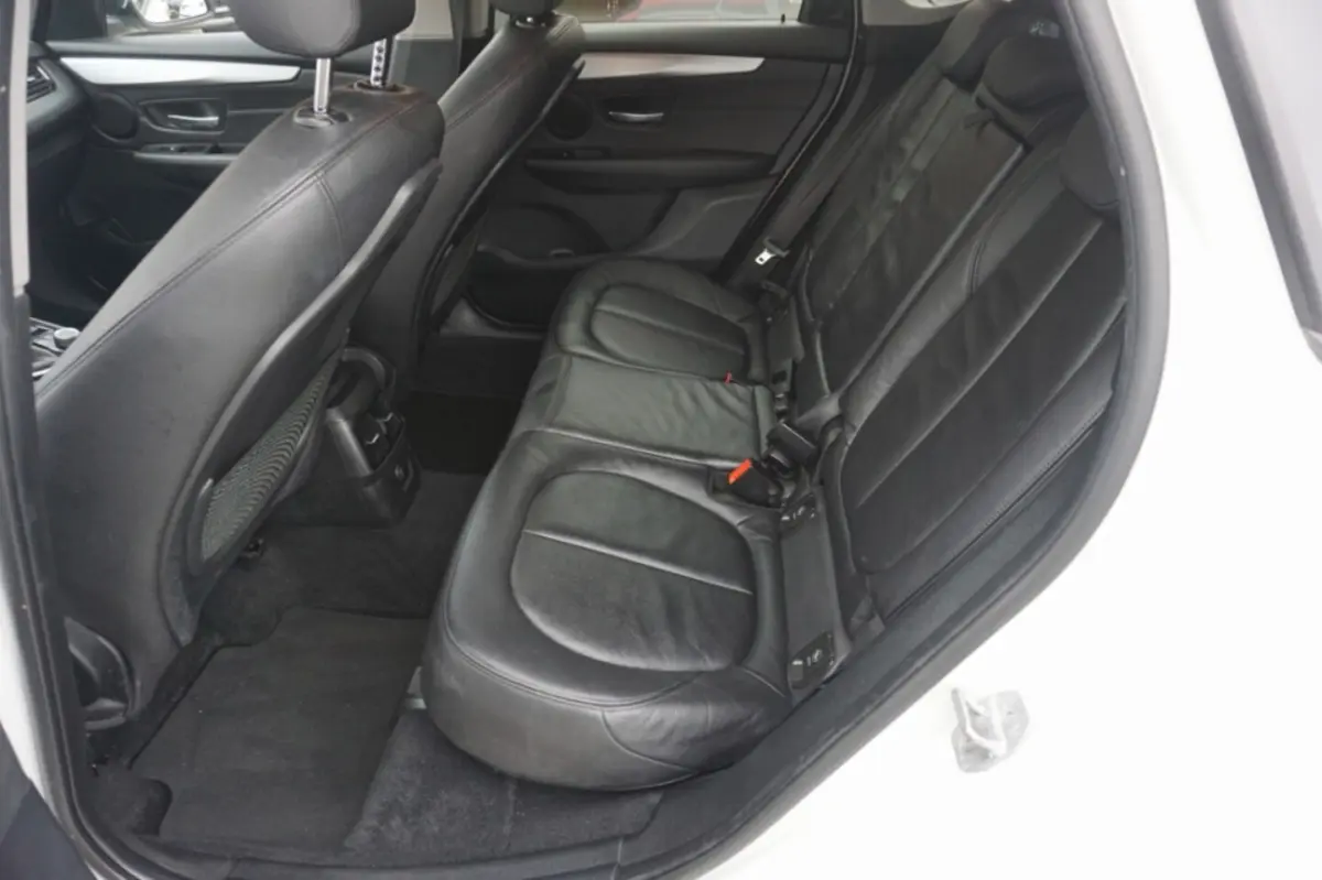 218i Corporate Lease High Executive