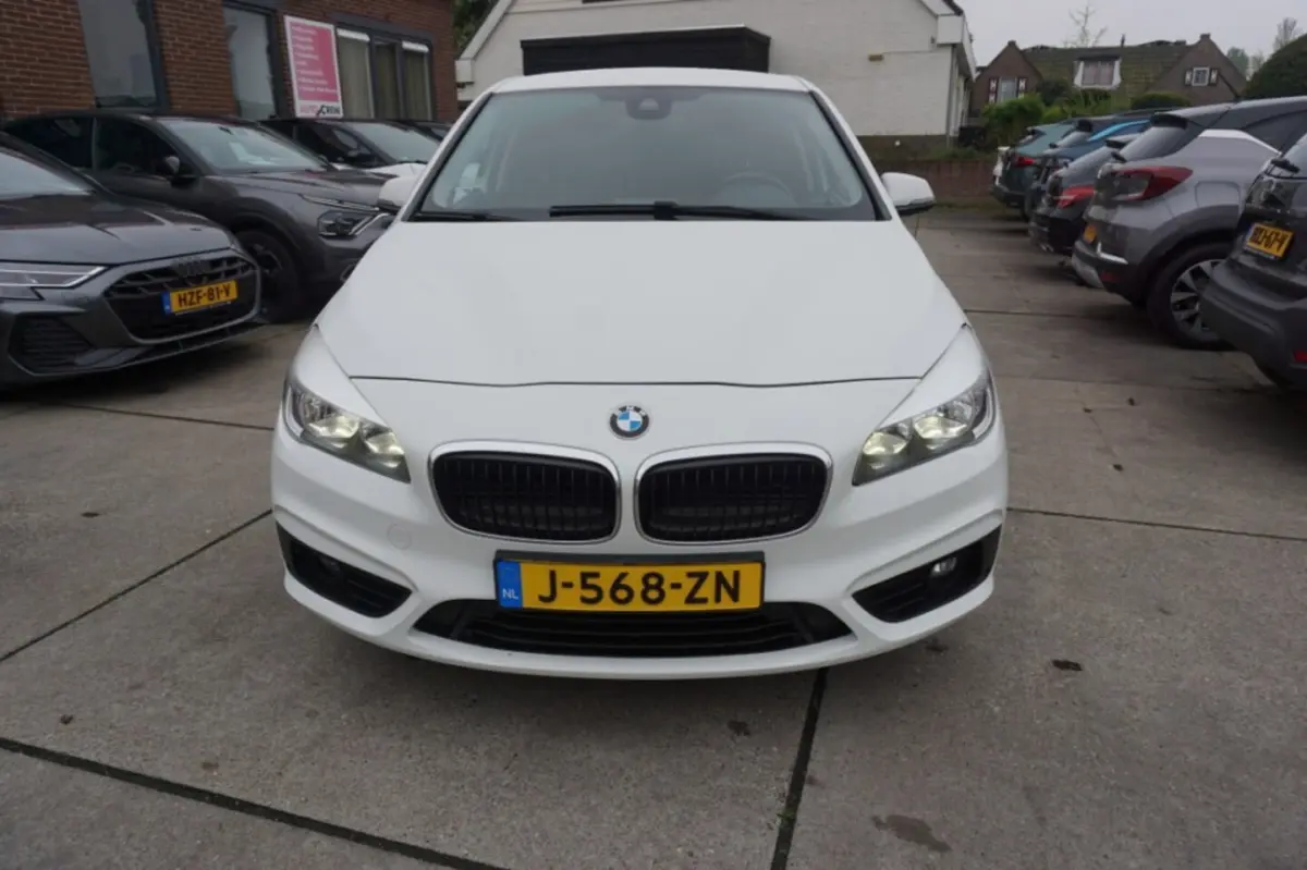 218i Corporate Lease High Executive