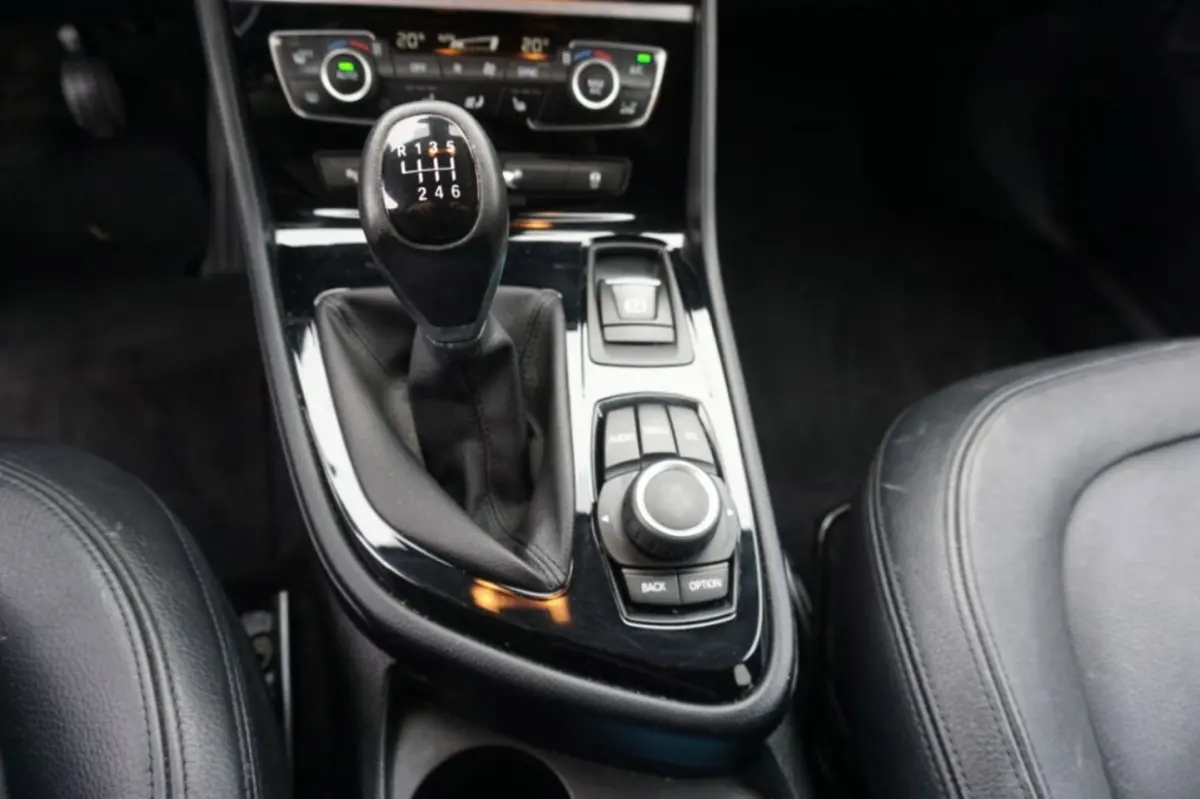 218i Corporate Lease High Executive