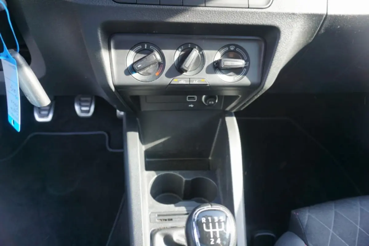 1.0 TSI Sport Business