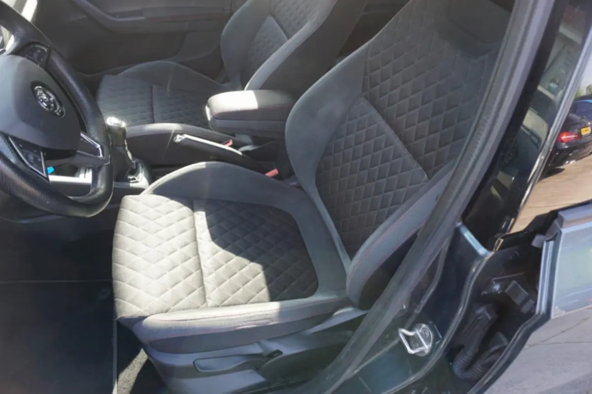 1.0 TSI Sport Business