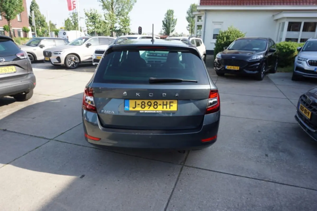 1.0 TSI Sport Business