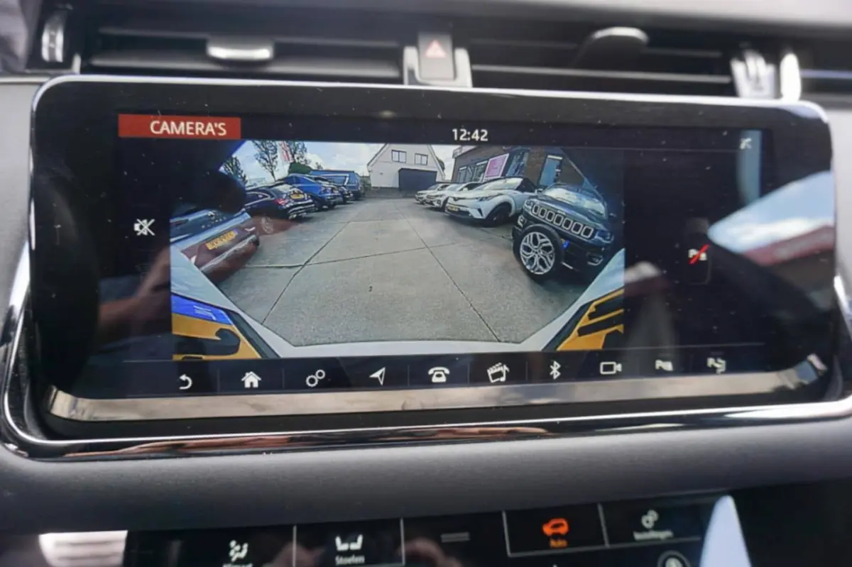 2.0 P250 AWD SE