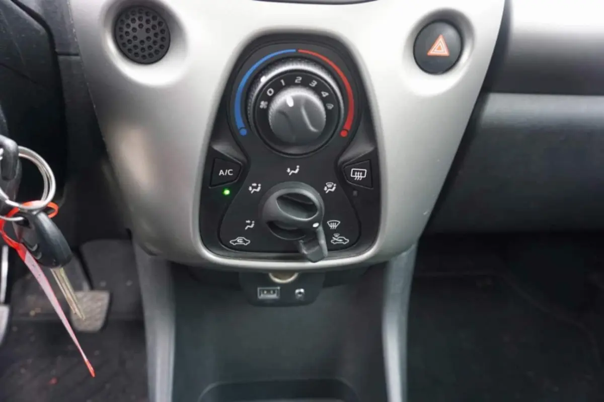 1.0 e-VTi Selection
