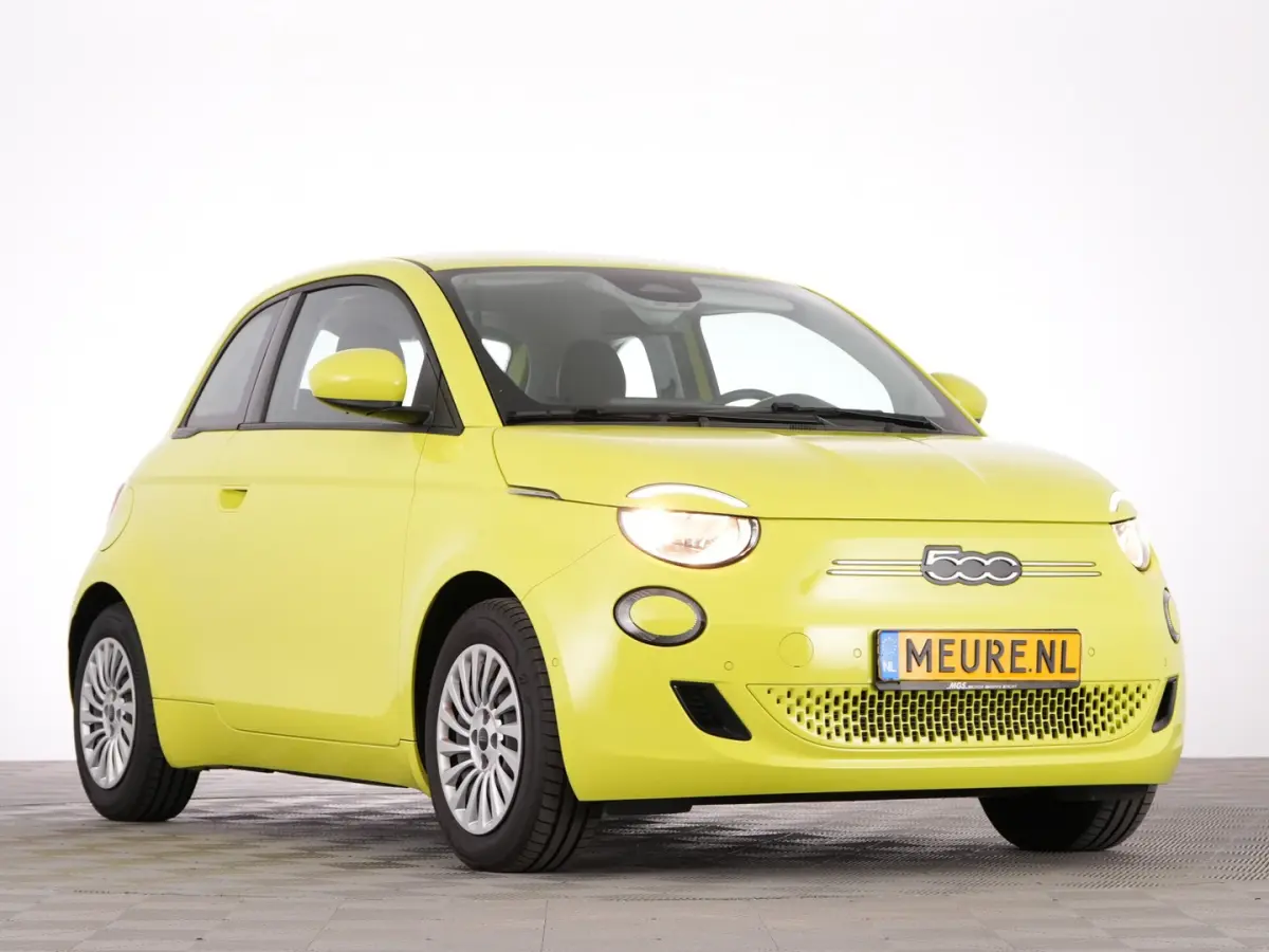 Urban Plus 24 kWh | CAMERA | CARPLAY | Stoelverwarming | PDC | NAVI | SOH: 92,2% | !