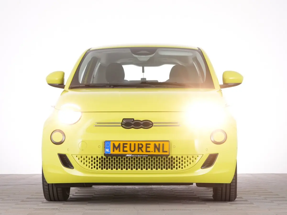 Urban Plus 24 kWh | CAMERA | CARPLAY | Stoelverwarming | PDC | NAVI | SOH: 92,2% | !