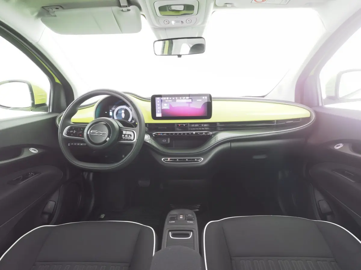 Urban Plus 24 kWh | CAMERA | CARPLAY | Stoelverwarming | PDC | NAVI | SOH: 92,2% | !