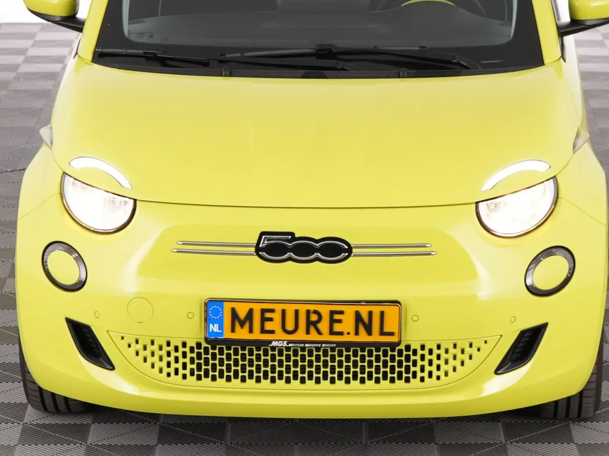 Urban Plus 24 kWh | CAMERA | CARPLAY | Stoelverwarming | PDC | NAVI | SOH: 92,2% | !