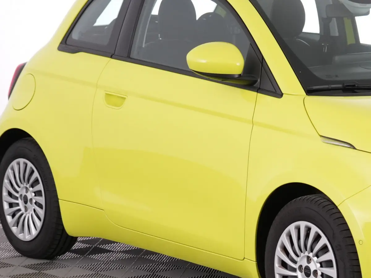 Urban Plus 24 kWh | CAMERA | CARPLAY | Stoelverwarming | PDC | NAVI | SOH: 92,2% | !