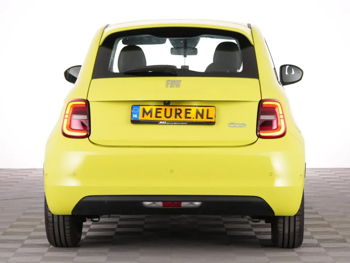 Urban Plus 24 kWh | CAMERA | CARPLAY | Stoelverwarming | PDC | NAVI | SOH: 92,2% | !