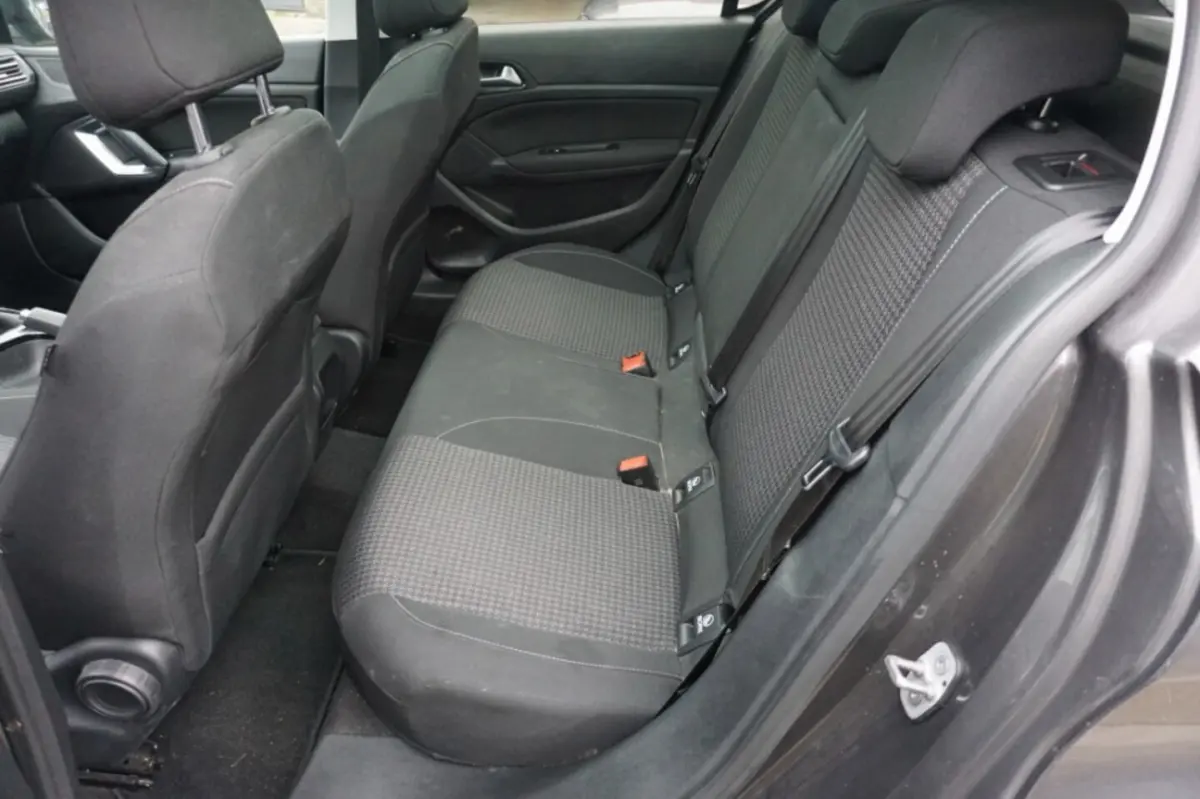 1.2 PureTech Blue Lease Executive Avantage