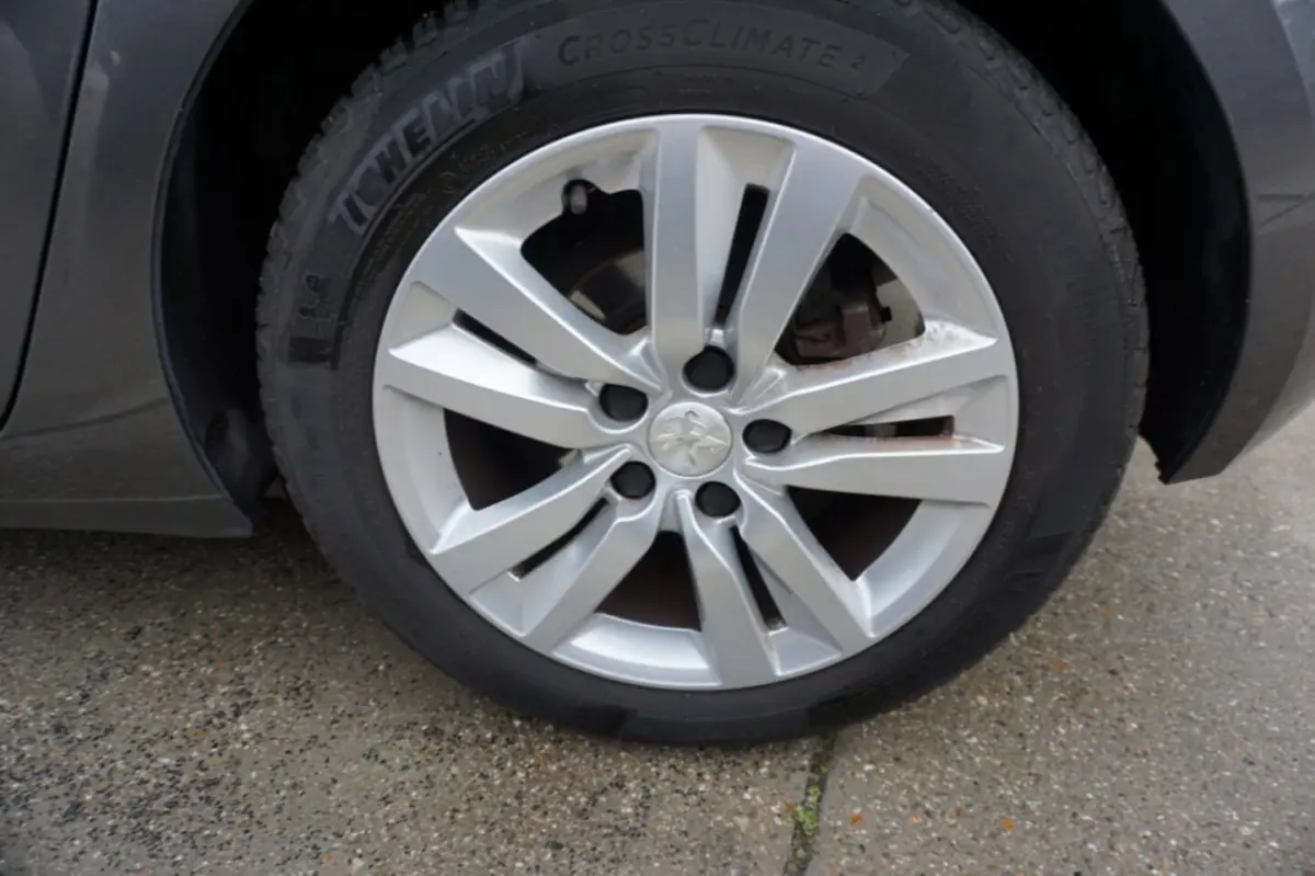 1.2 PureTech Blue Lease Executive Avantage