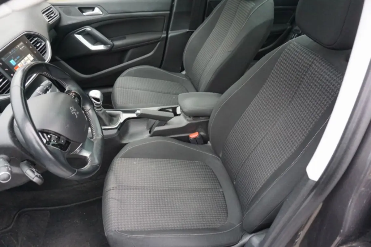 1.2 PureTech Blue Lease Executive Avantage