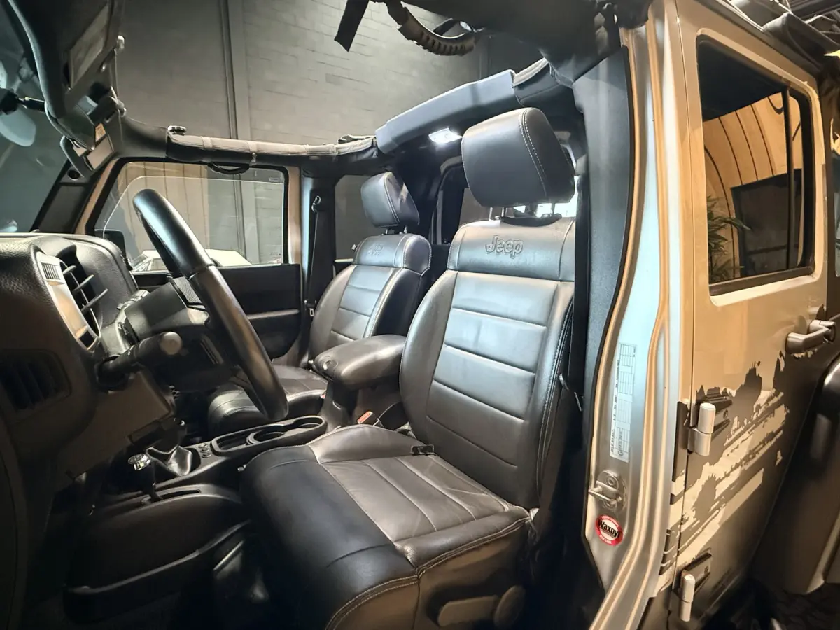 | Cabriolet | Trekhaak | Camera | Airco | 17 inch Youngtimer