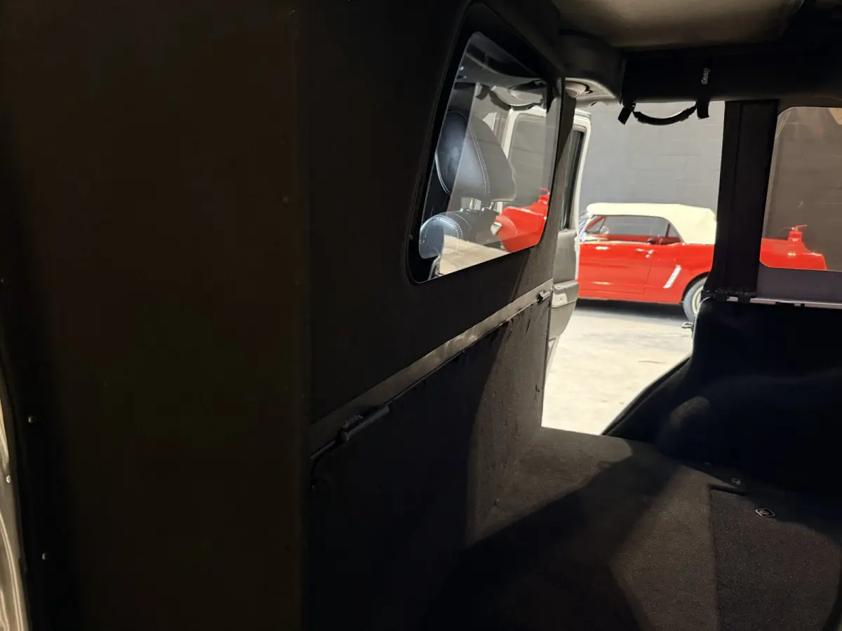 | Cabriolet | Trekhaak | Camera | Airco | 17 inch Youngtimer