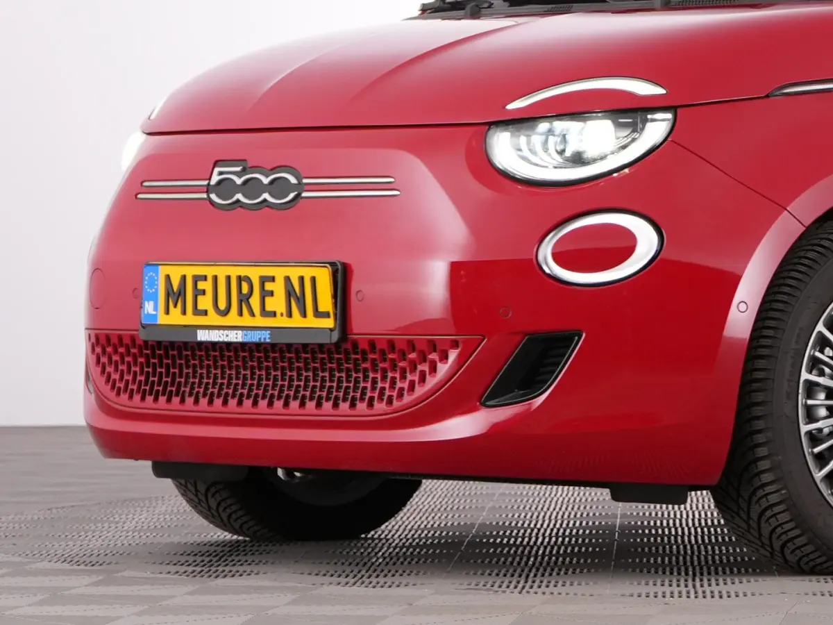 Icon Plus 3+1 24 Kwh | Full LED | VELGEN | NAVI | CAMERA | PDC | CARPLAY | Stoelverwarming | SOH: 98,4% | !