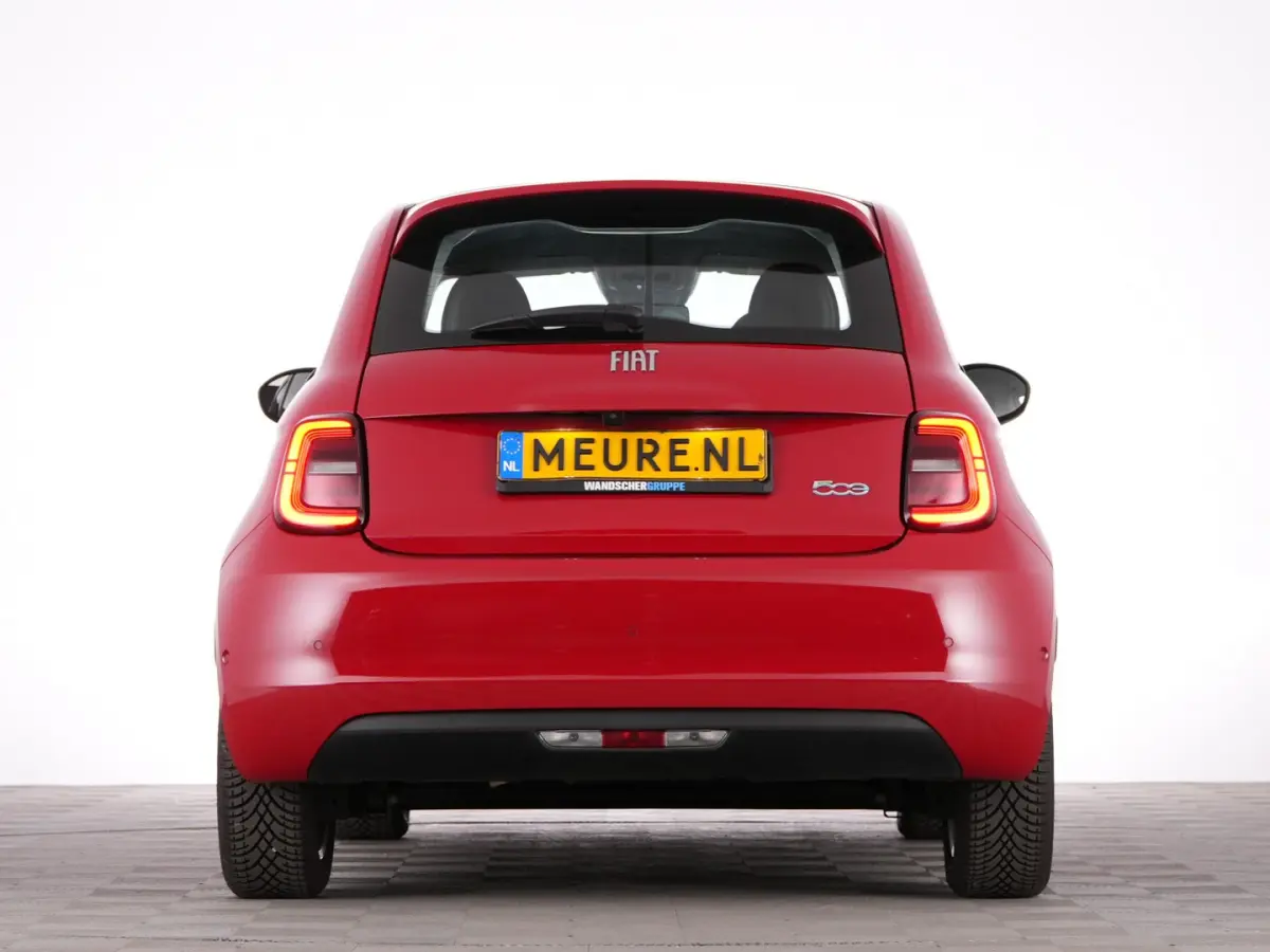 Icon Plus 3+1 24 Kwh | Full LED | VELGEN | NAVI | CAMERA | PDC | CARPLAY | Stoelverwarming | SOH: 98,4% | !