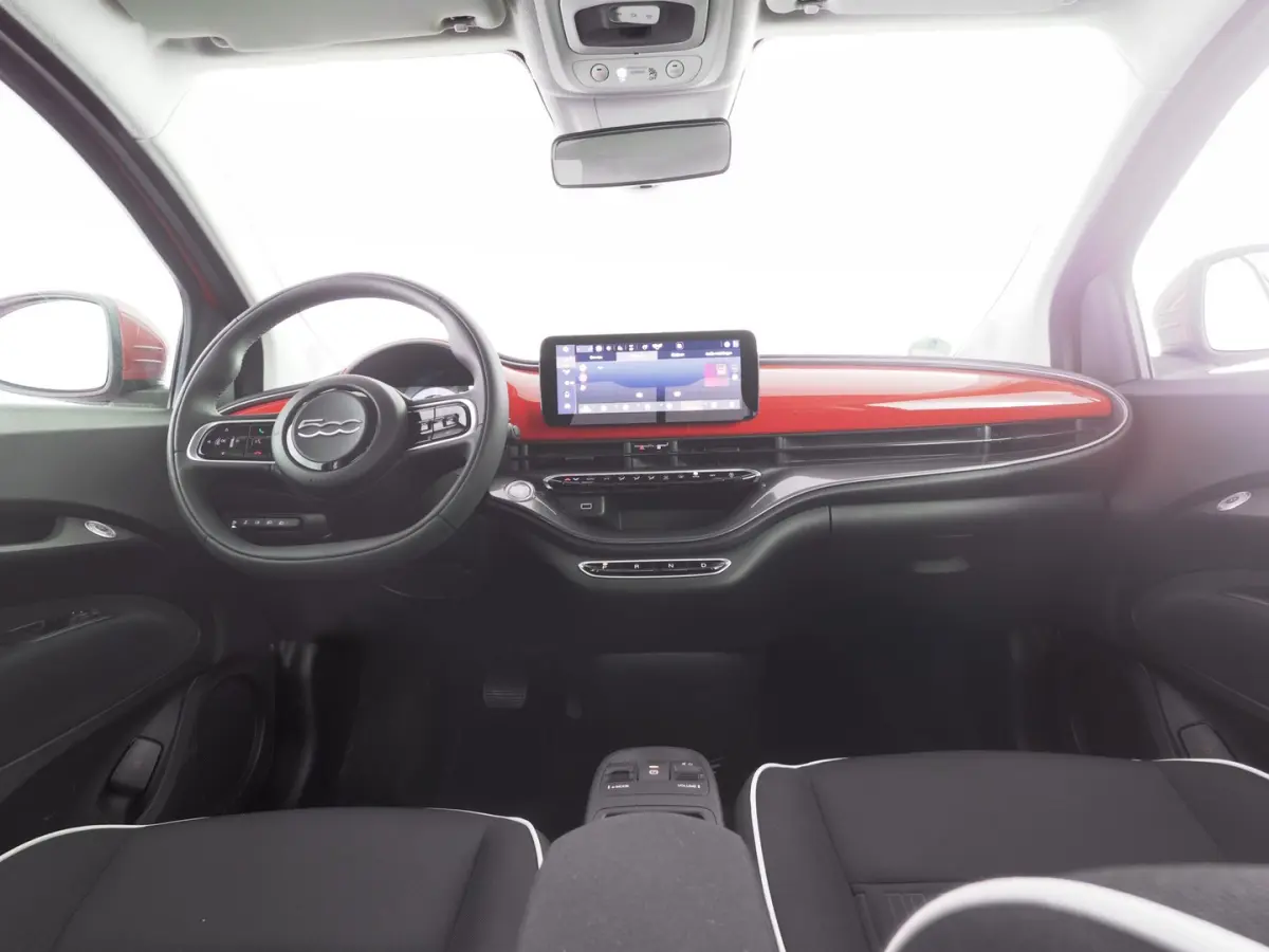 Icon Plus 3+1 24 Kwh | Full LED | VELGEN | NAVI | CAMERA | PDC | CARPLAY | Stoelverwarming | SOH: 98,4% | !