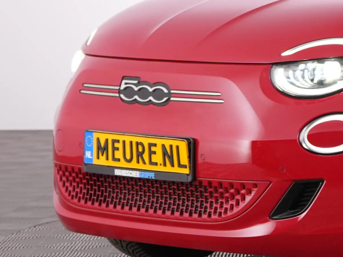 Icon Plus 3+1 24 Kwh | Full LED | VELGEN | NAVI | CAMERA | PDC | CARPLAY | Stoelverwarming | SOH: 98,4% | !