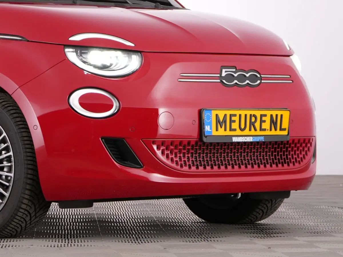 Icon Plus 3+1 24 Kwh | Full LED | VELGEN | NAVI | CAMERA | PDC | CARPLAY | Stoelverwarming | SOH: 98,4% | !