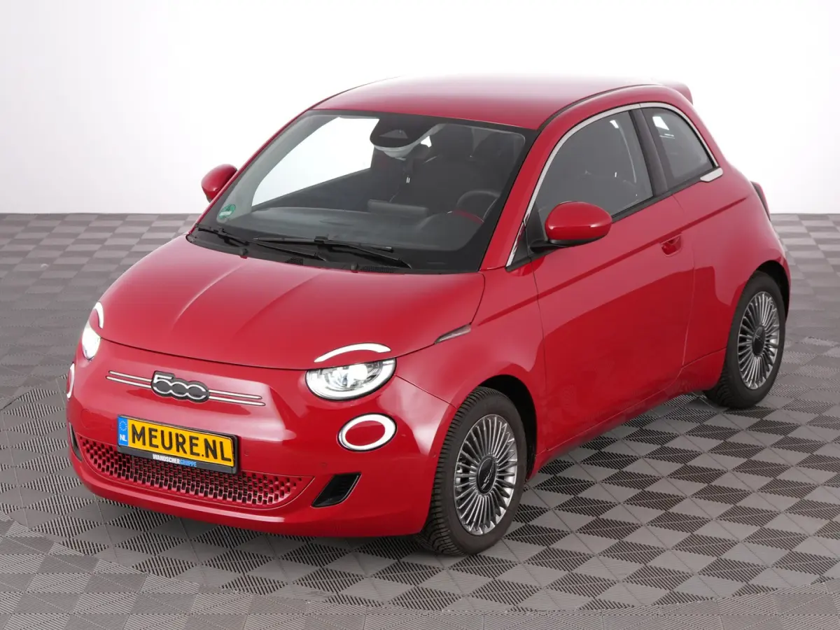Icon Plus 3+1 24 Kwh | Full LED | VELGEN | NAVI | CAMERA | PDC | CARPLAY | Stoelverwarming | SOH: 98,4% | !