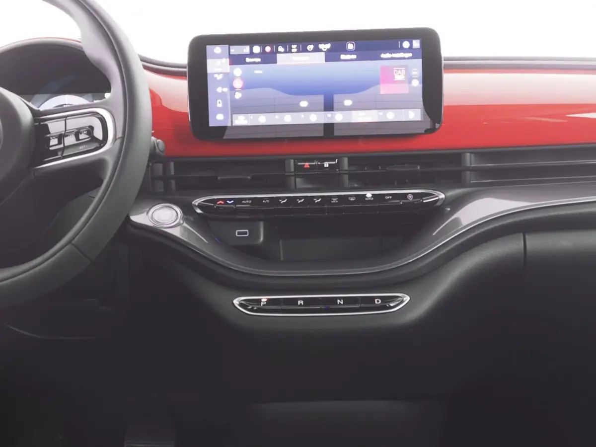 Icon Plus 3+1 24 Kwh | Full LED | VELGEN | NAVI | CAMERA | PDC | CARPLAY | Stoelverwarming | SOH: 98,4% | !