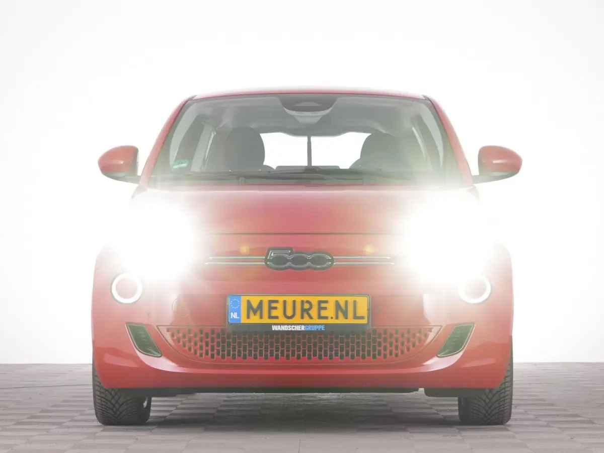 Icon Plus 3+1 24 Kwh | Full LED | VELGEN | NAVI | CAMERA | PDC | CARPLAY | Stoelverwarming | SOH: 98,4% | !