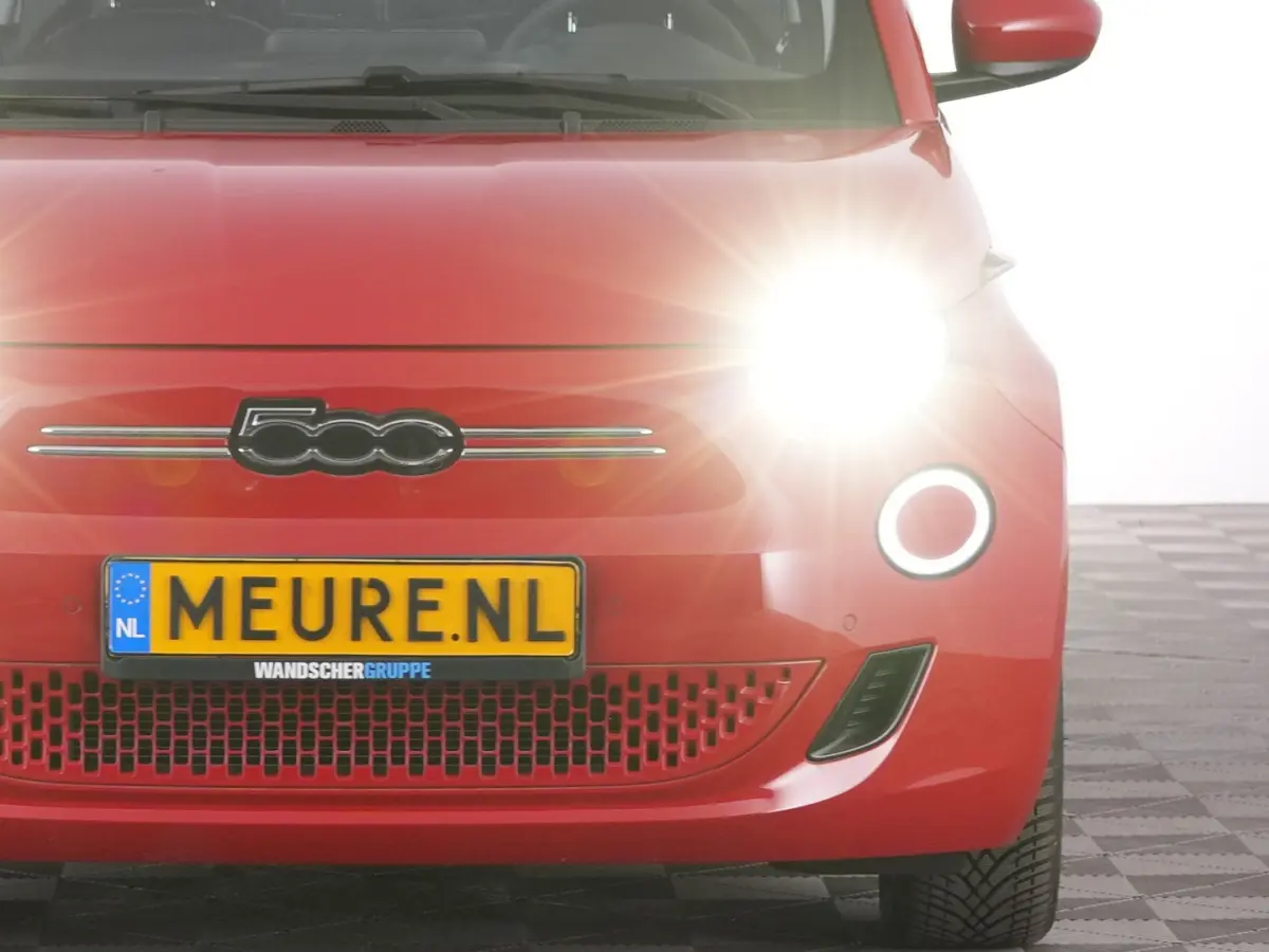 Icon Plus 3+1 24 Kwh | Full LED | VELGEN | NAVI | CAMERA | PDC | CARPLAY | Stoelverwarming | SOH: 98,4% | !