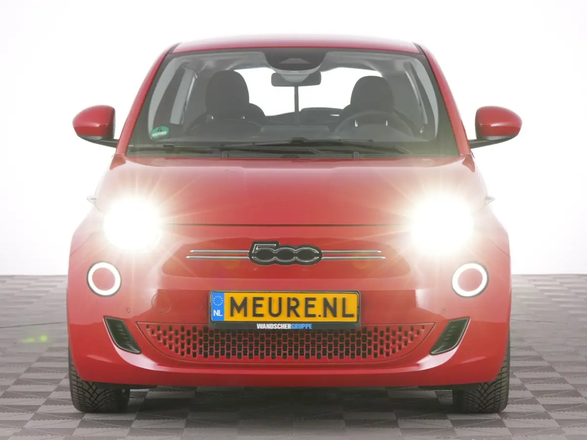 Icon Plus 3+1 24 Kwh | Full LED | VELGEN | NAVI | CAMERA | PDC | CARPLAY | Stoelverwarming | SOH: 98,4% | !