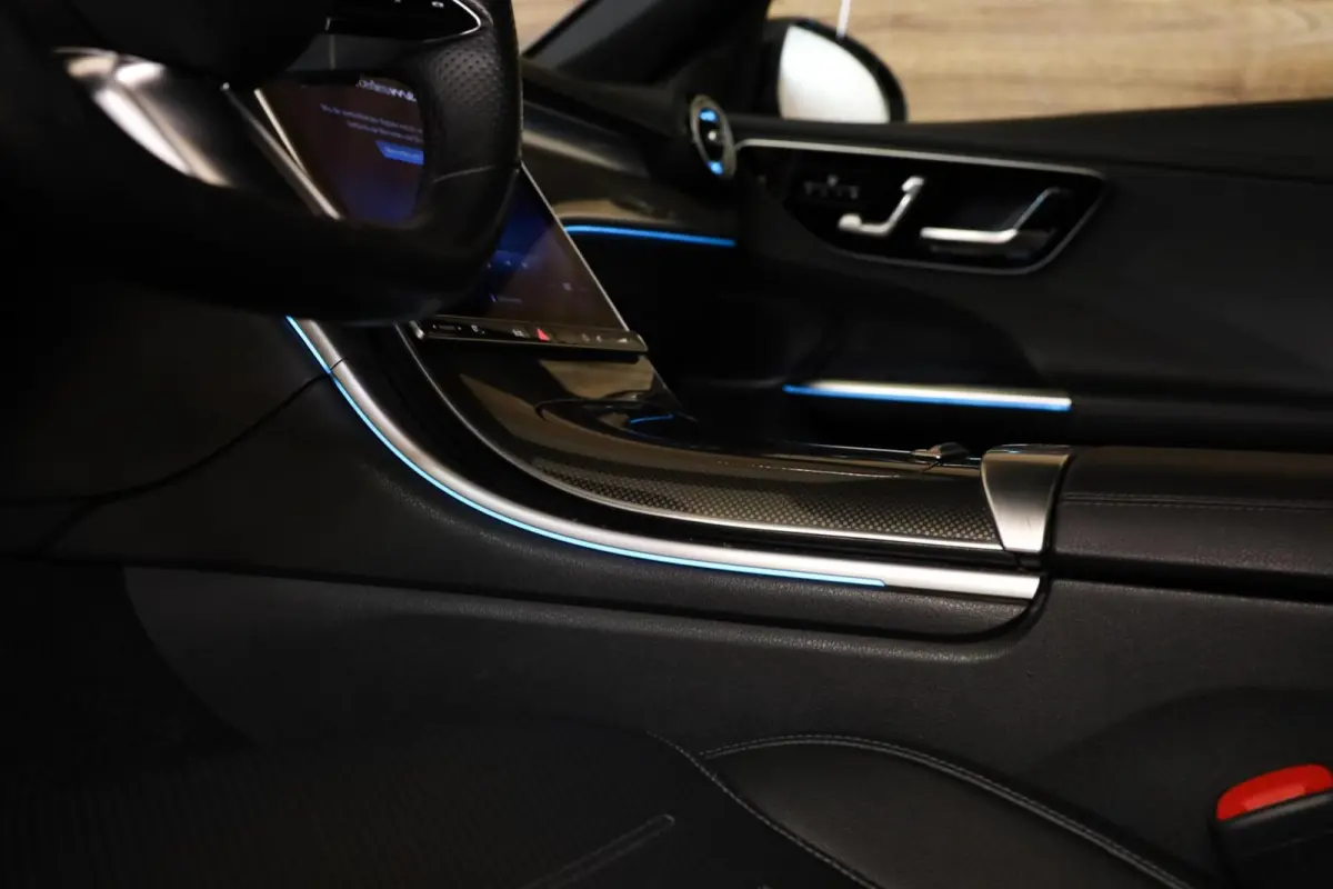 200 Luxury Line
