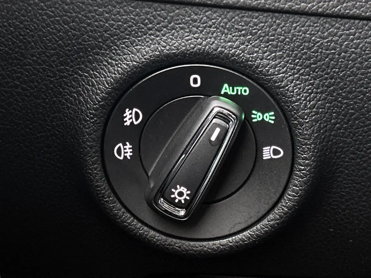 1.5 TSI 150PK Automaat Business Edition / Trekhaak / Navigatie / Airco-ecc./ Pdc./ Radio-multimedia / Virtual Cockpit / Apk 05-2028