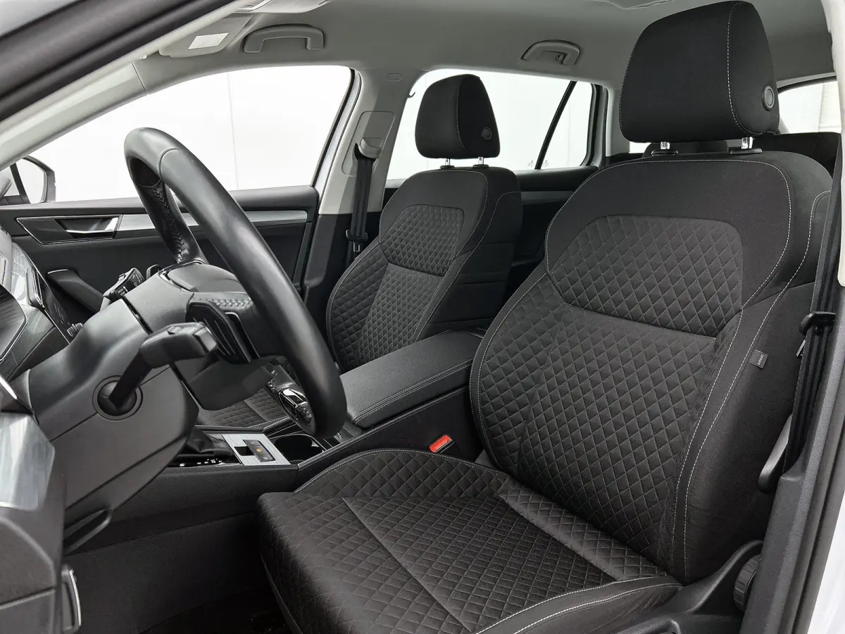 1.5 TSI 150PK Automaat Business Edition / Trekhaak / Navigatie / Airco-ecc./ Pdc./ Radio-multimedia / Virtual Cockpit / Apk 05-2028