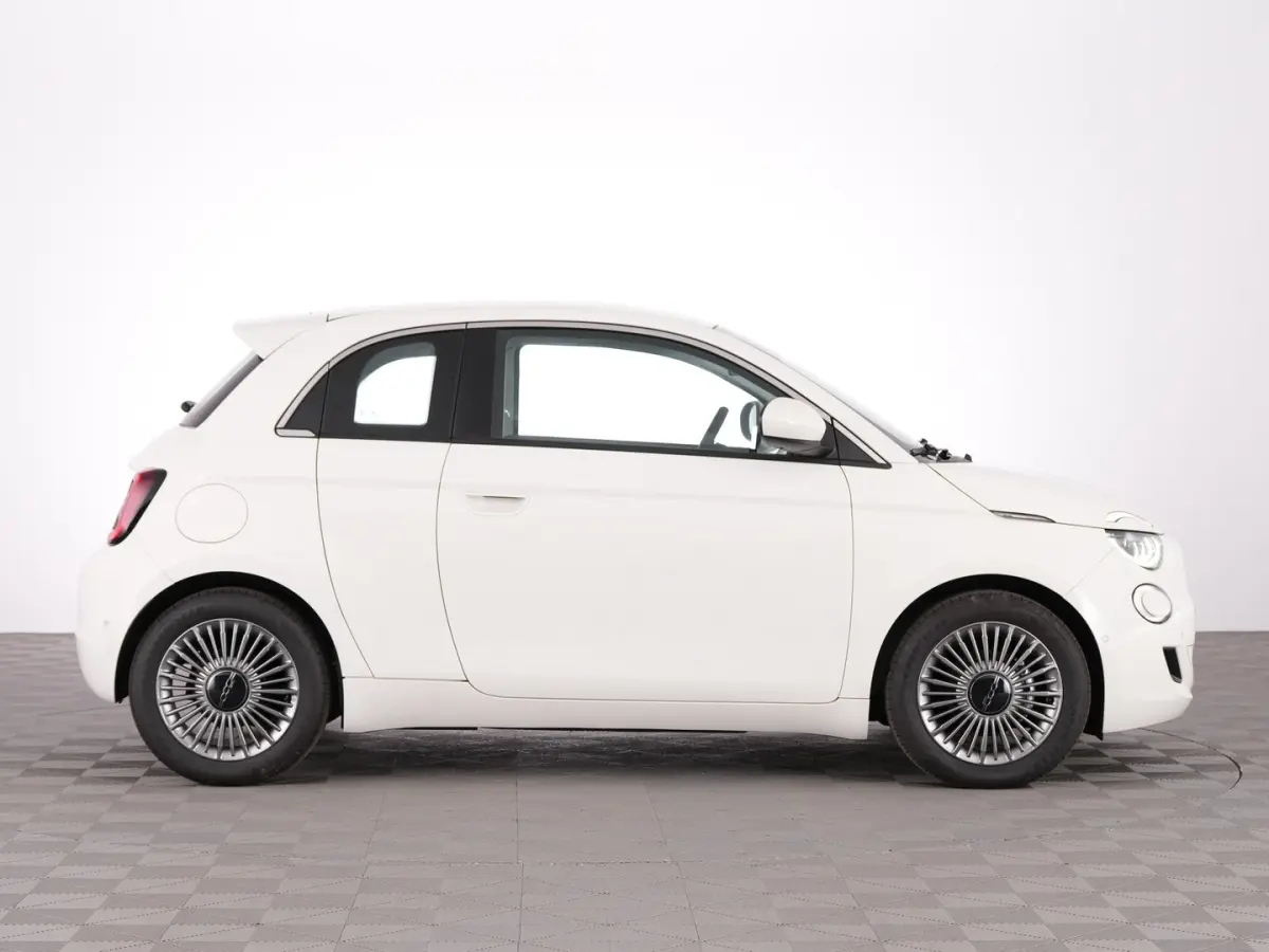 Icon Plus 3+1 24 Kwh | Full LED | VELGEN | NAVI | CAMERA | PDC | CARPLAY | Stoelverwarming | SOH: 100% | !