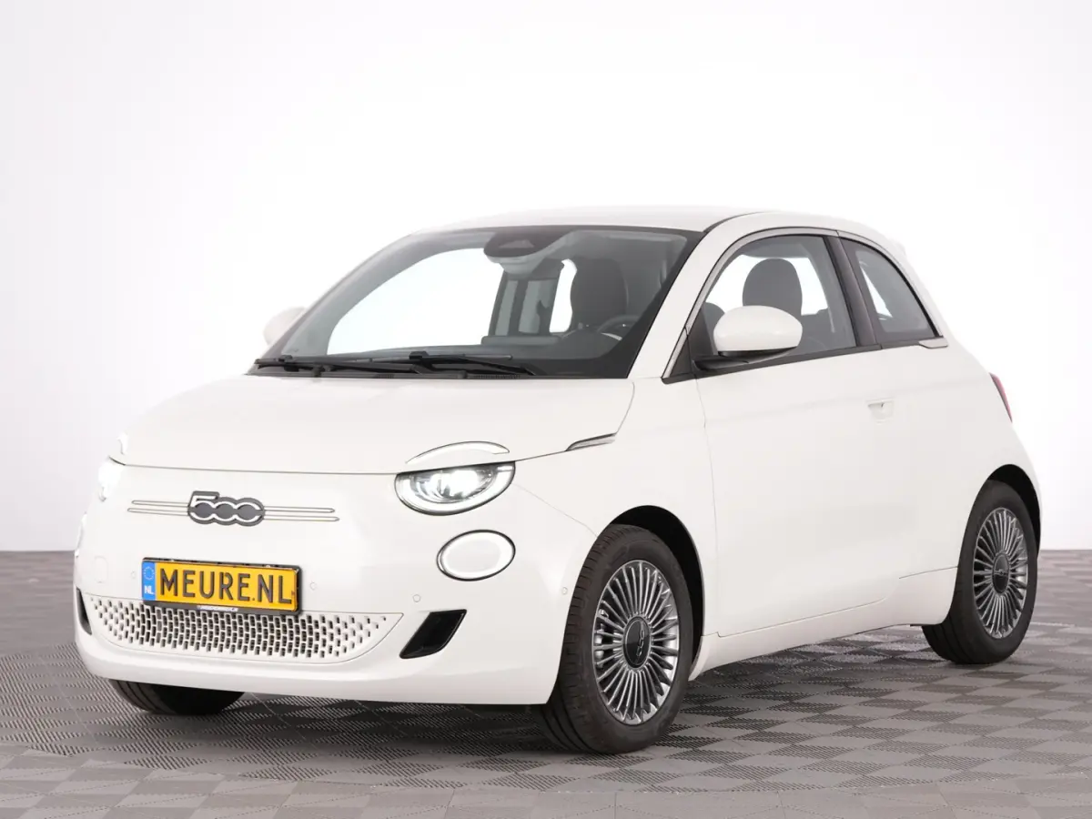 Icon Plus 3+1 24 Kwh | Full LED | VELGEN | NAVI | CAMERA | PDC | CARPLAY | Stoelverwarming | SOH: 100% | !