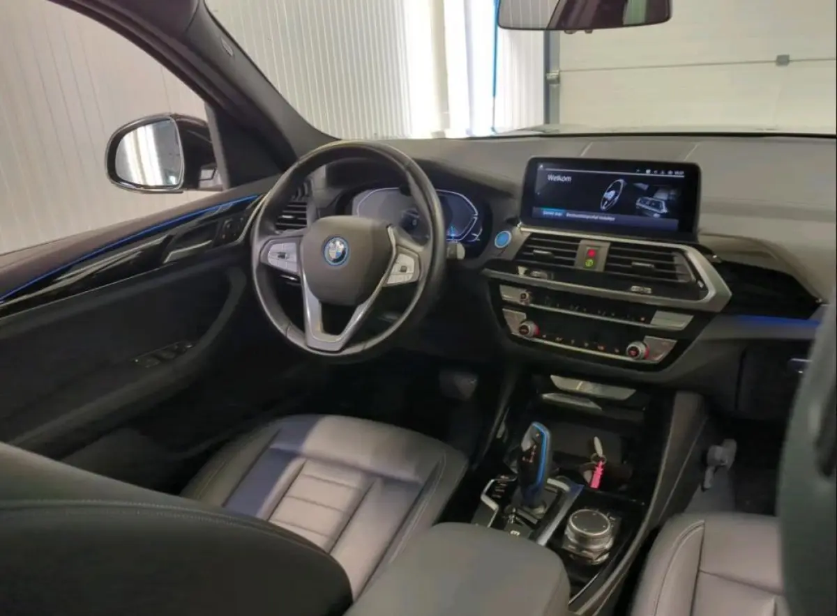 Executive 80 kWh SOH 98% / Shadow Line / Panoramadak / Leder / Stoelverwarming / Pdc.+Camera / Navigatie / Apk 10-2027