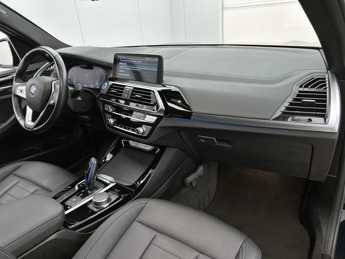 Executive 80 kWh SOH 98% / Shadow Line / Panoramadak / Leder / Stoelverwarming / Pdc.+Camera / Navigatie / Apk 10-2027