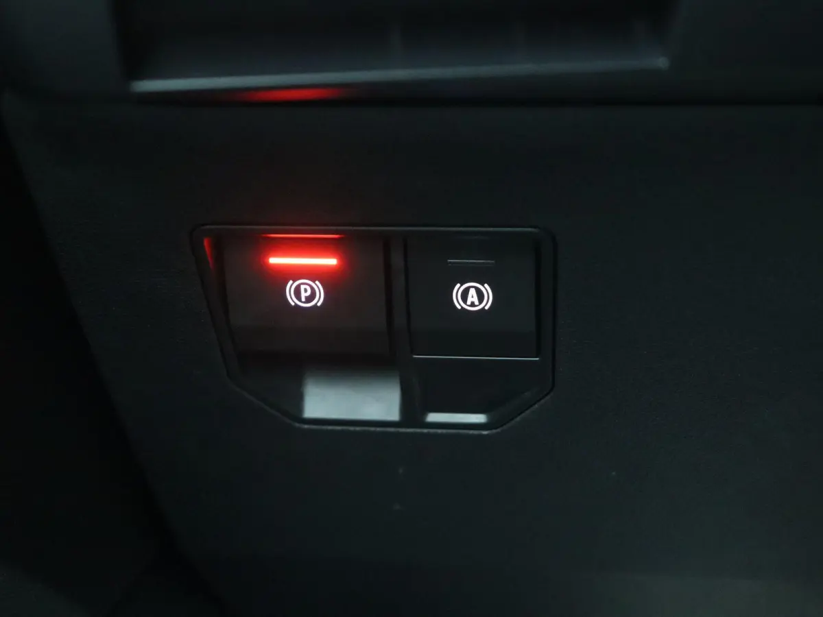 EV60 Optimum Charge Evolution | 94% SOH | Google Navigatie | Climate Control | Achteruitrij camera | Warmtepomp |