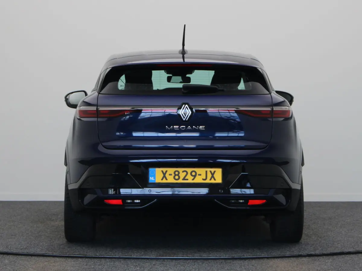 EV60 Optimum Charge Evolution | 94% SOH | Google Navigatie | Climate Control | Achteruitrij camera | Warmtepomp |