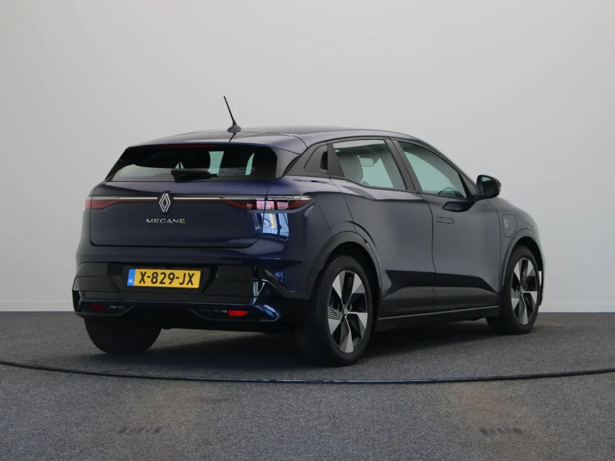 EV60 Optimum Charge Evolution | 94% SOH | Google Navigatie | Climate Control | Achteruitrij camera | Warmtepomp |