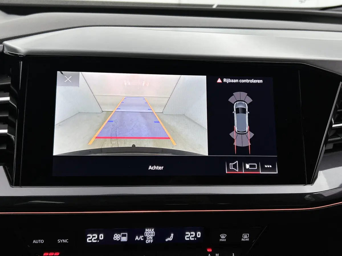50 SOH 90% Quattro Launch edition S-Line Competition 220KW / 77 kWh / Warmtepomp / Panoramadak / Leder-sport / Sonos Sound / Pdc+Camera / Apk 02-2028