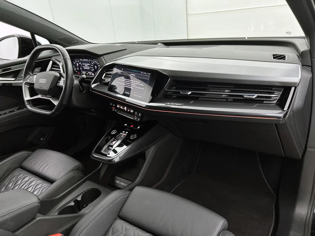 50 SOH 90% Quattro Launch edition S-Line Competition 220KW / 77 kWh / Warmtepomp / Panoramadak / Leder-sport / Sonos Sound / Pdc+Camera / Apk 02-2028