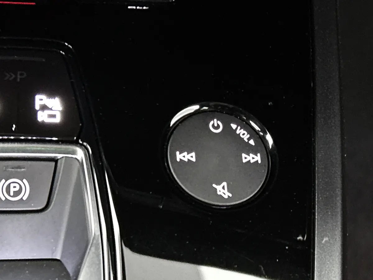 50 SOH 90% Quattro Launch edition S-Line Competition 220KW / 77 kWh / Warmtepomp / Panoramadak / Leder-sport / Sonos Sound / Pdc+Camera / Apk 02-2028