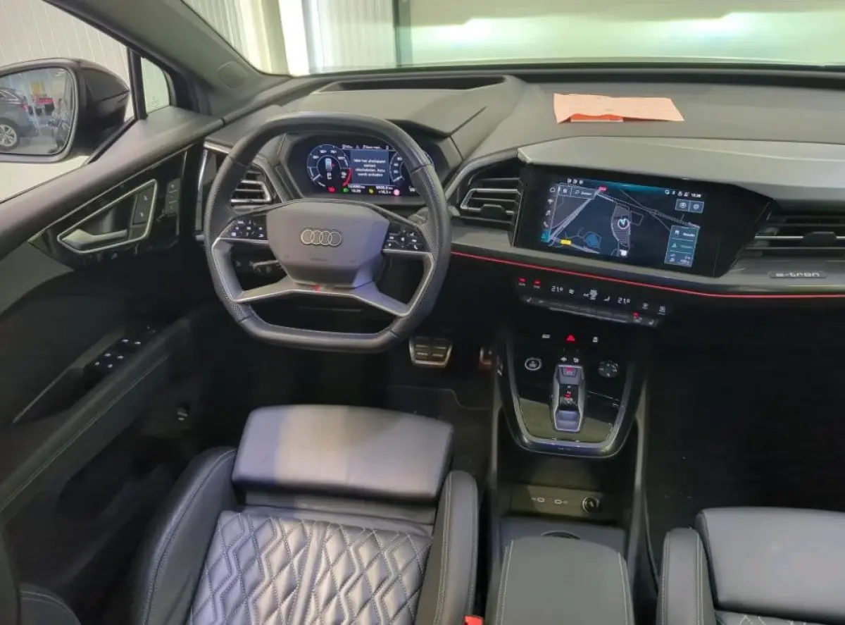 50 SOH 90% Quattro Launch edition S-Line Competition 220KW / 77 kWh / Warmtepomp / Panoramadak / Leder-sport / Sonos Sound / Pdc+Camera / Apk 02-2028